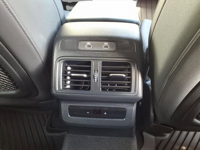 Used 2025 Audi Q5 Premium w/ Convenience Package image 11