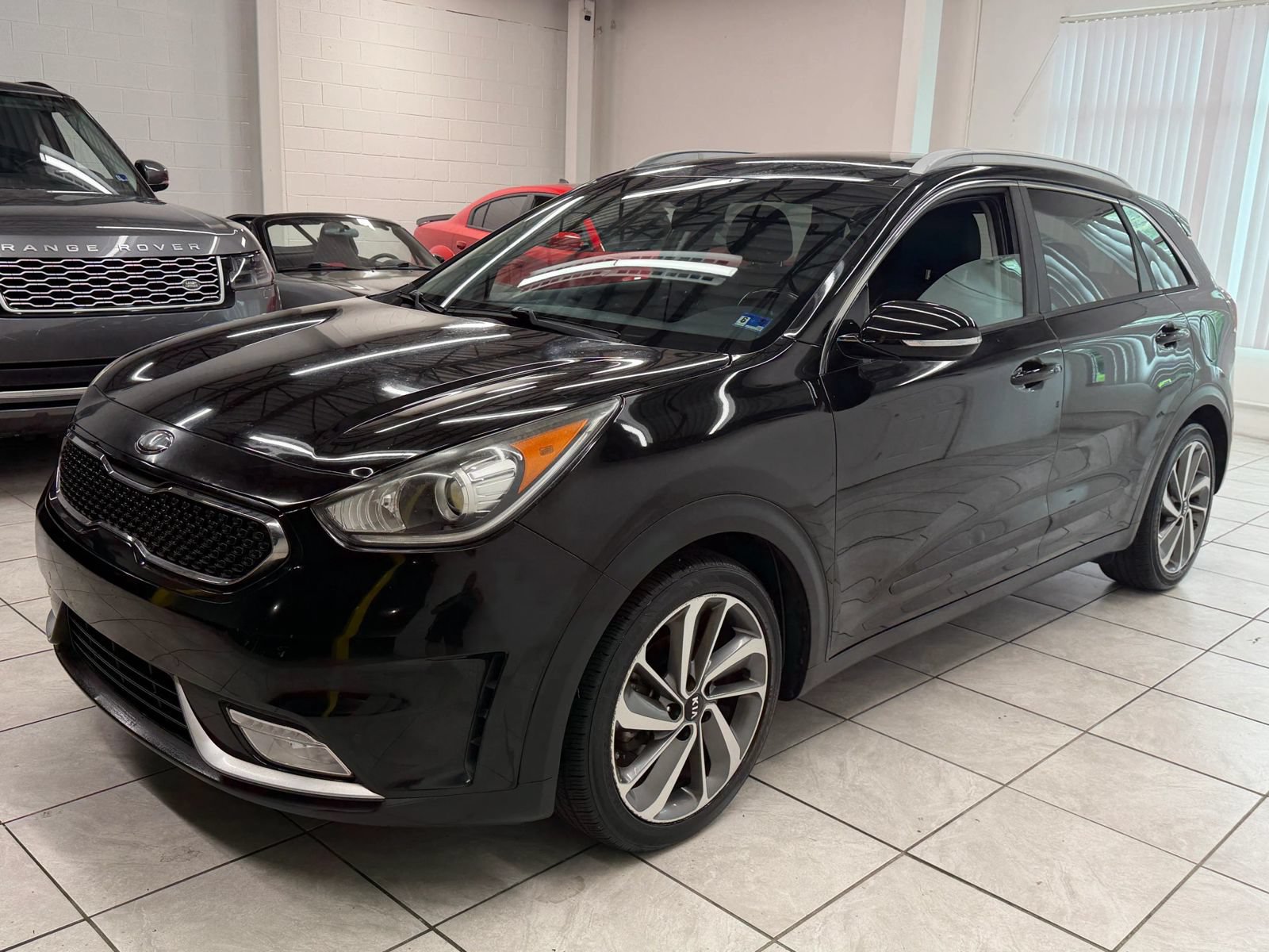 Used 2017 Kia Niro Touring FWD image 3