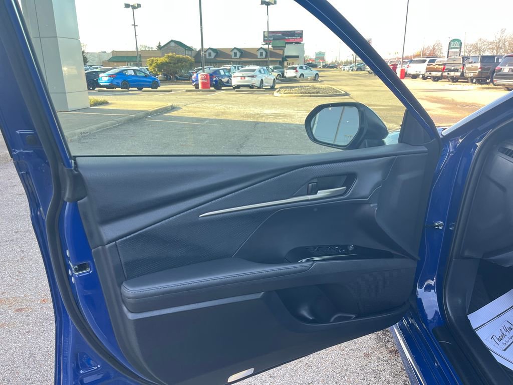 Used 2025 Toyota Camry XSE image 11