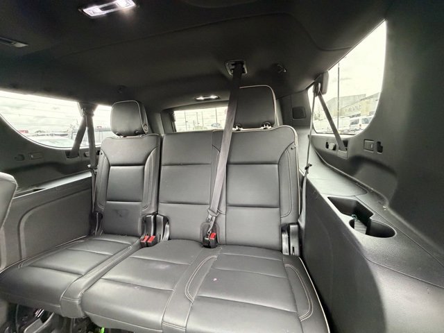 Used 2024 GMC Yukon XL SLT w/ SLT Luxury Package image 19