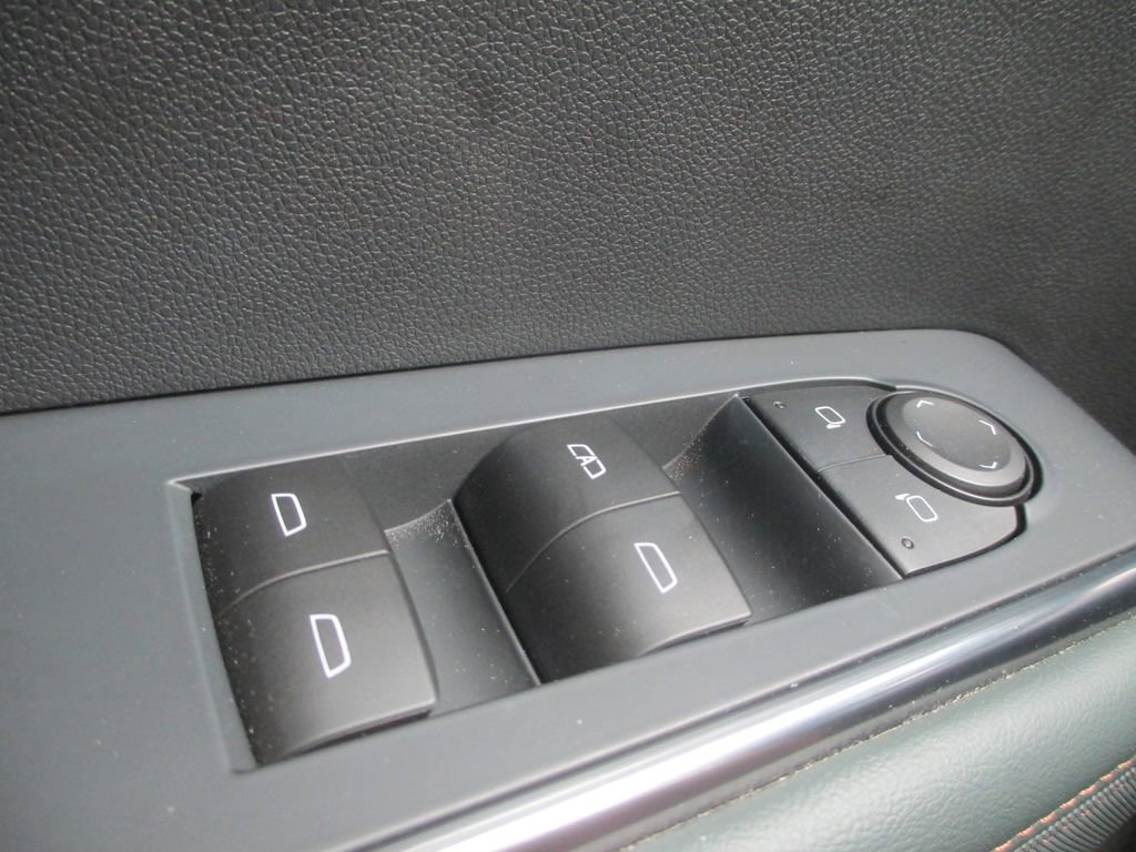 Used 2026 GMC Acadia AT4 w/ Super Cruise Package AWD/4WD image 29