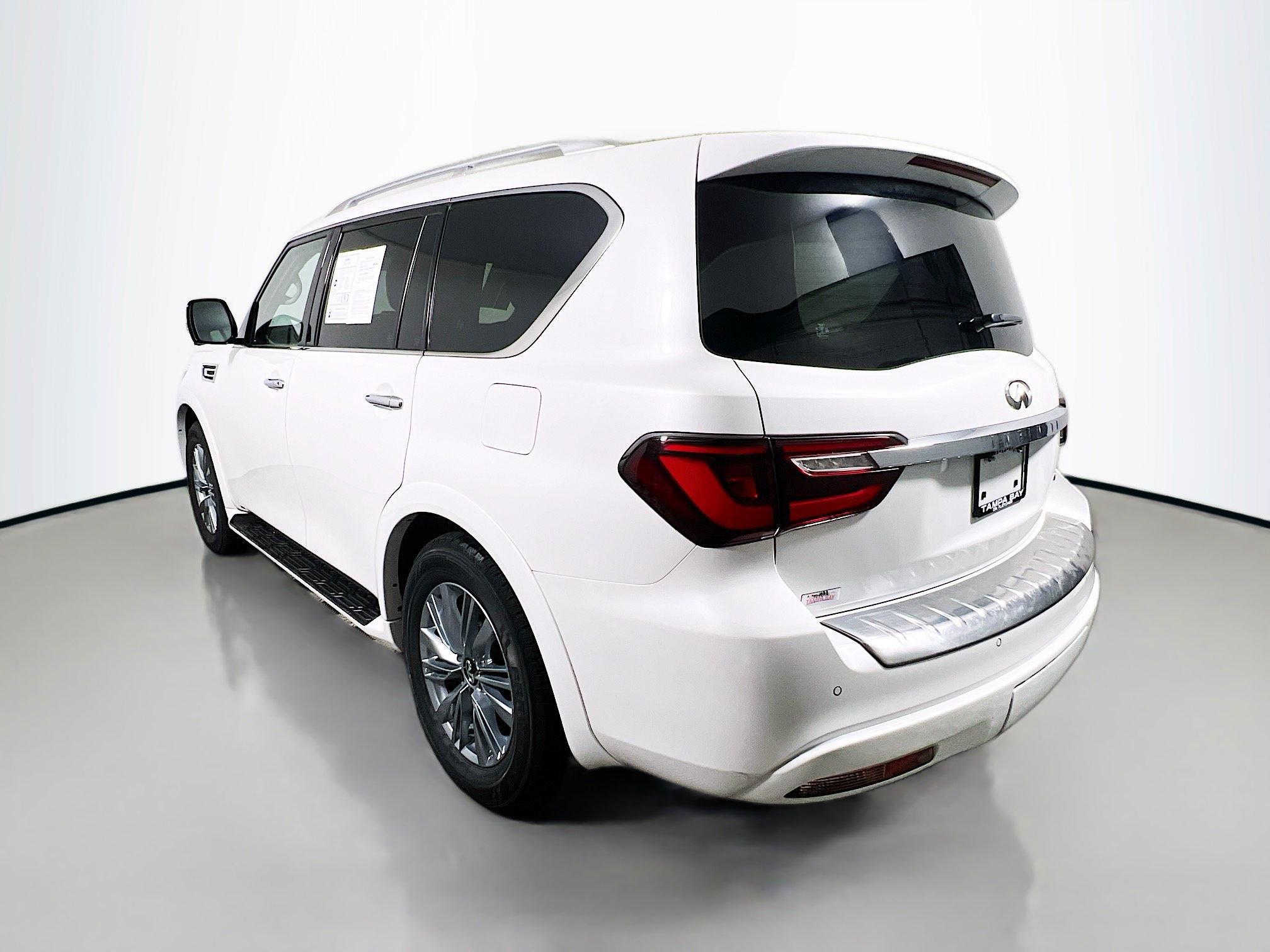 Used 2024 INFINITI QX80 Luxe image 8