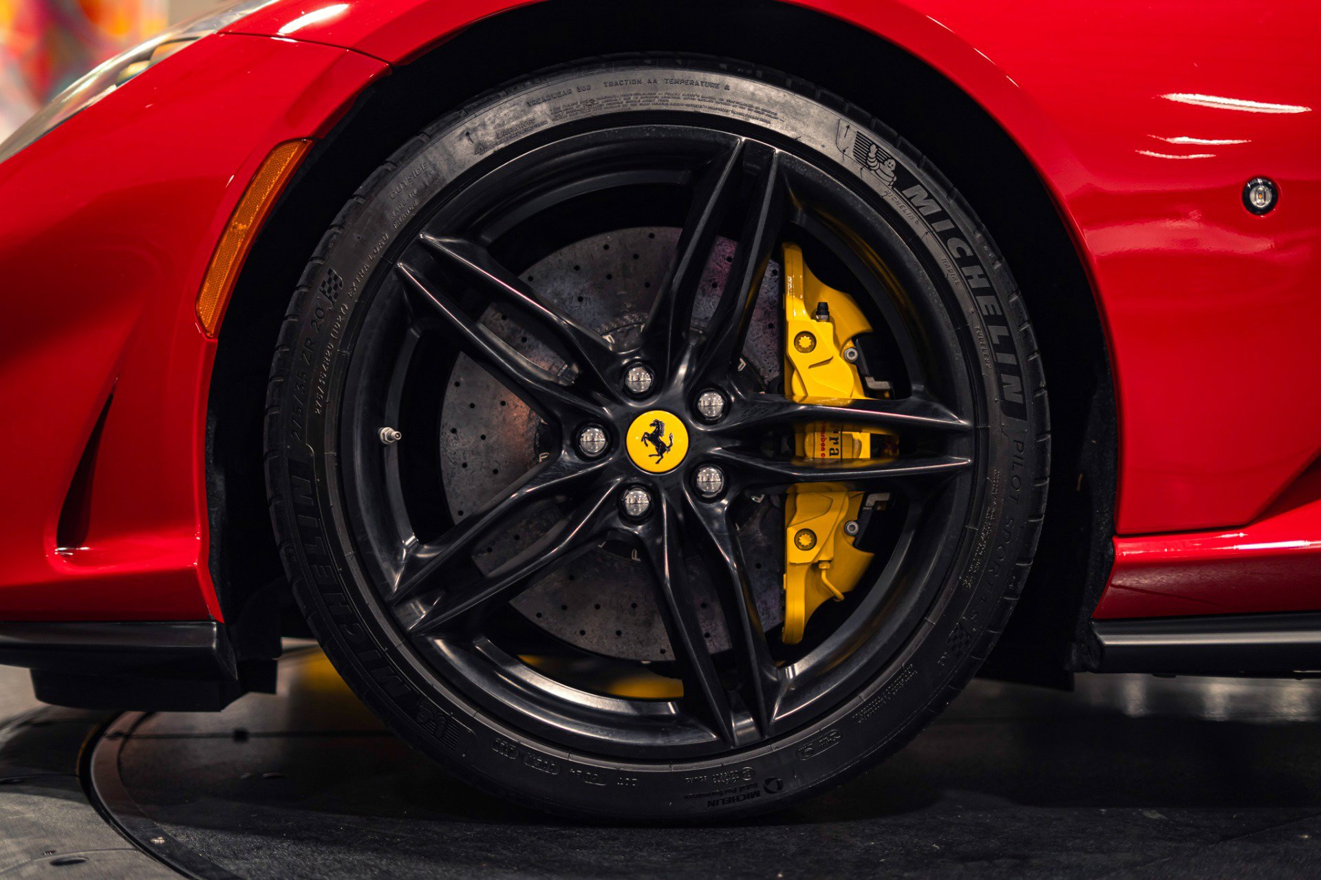 Used 2020 Ferrari 812 Superfast RWD image 3