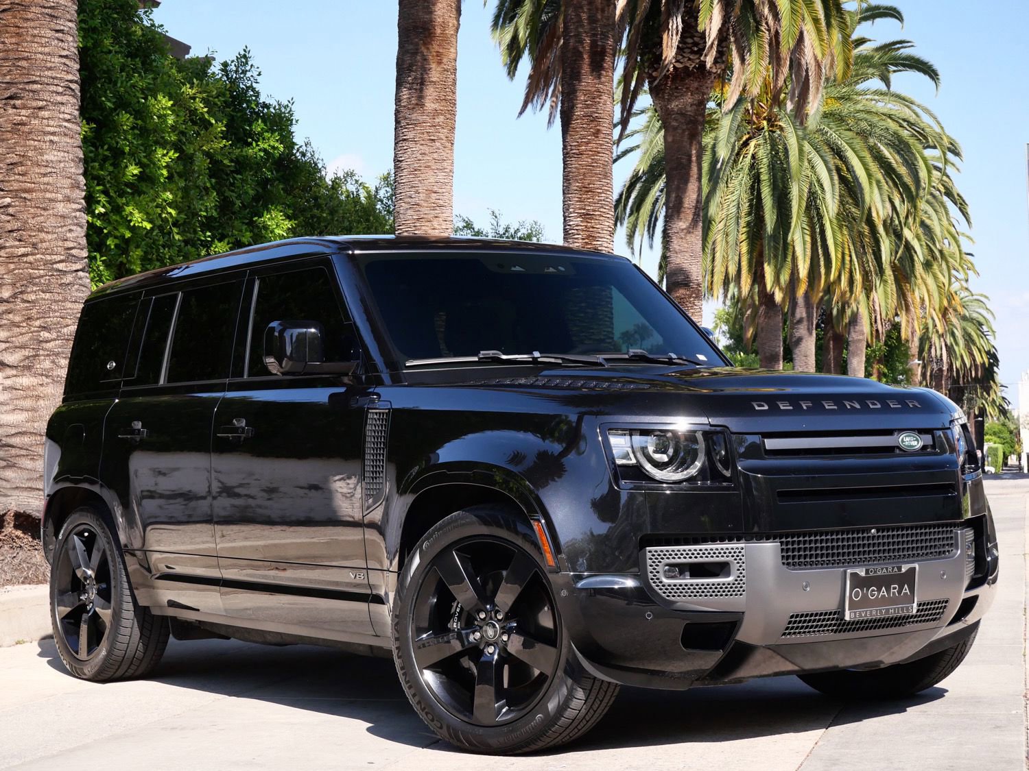 Used 2024 Land Rover Defender 110 V8 image 1