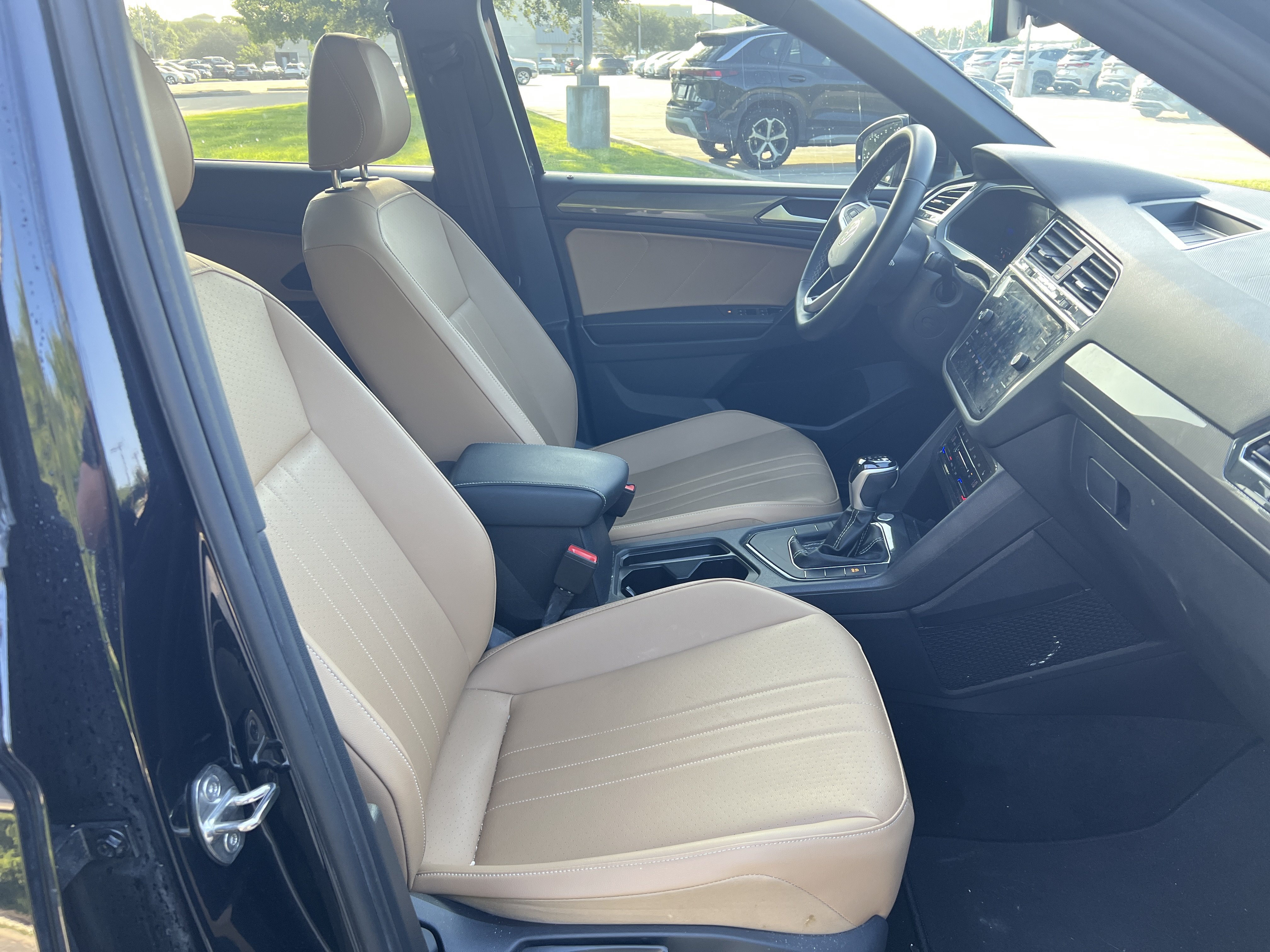 Certified 2023 Volkswagen Tiguan SE w/ Panoramic Sunroof Package FWD image 27