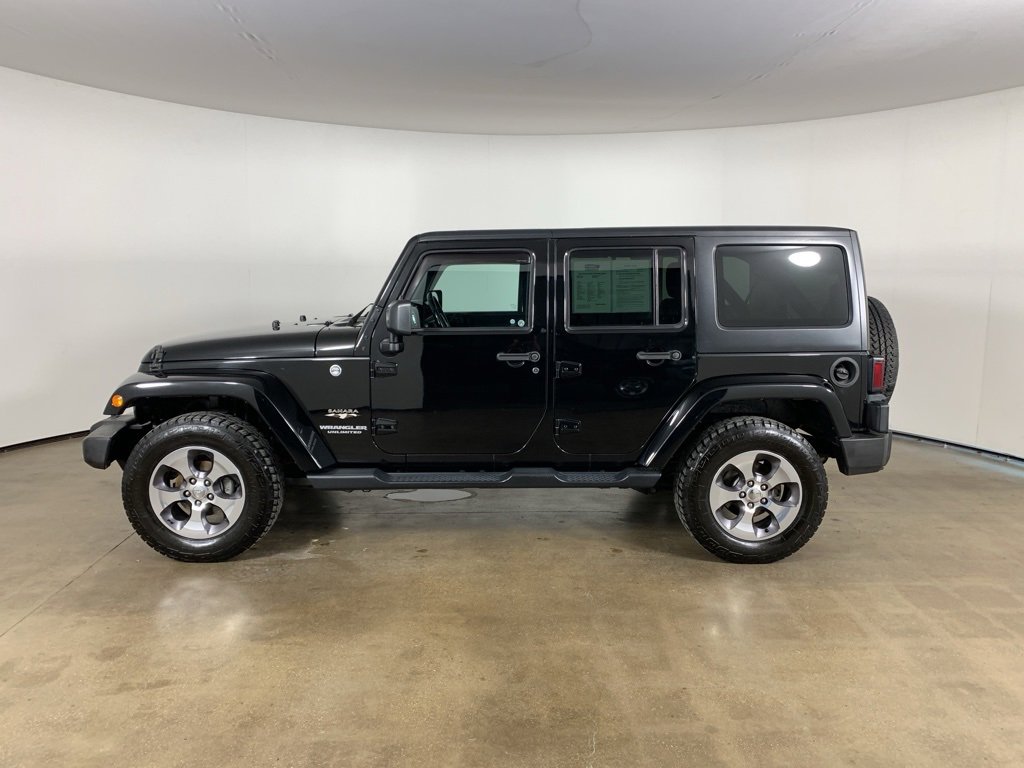 Used 2016 Jeep Wrangler Unlimited Sahara w/ Connectivity Group image 17
