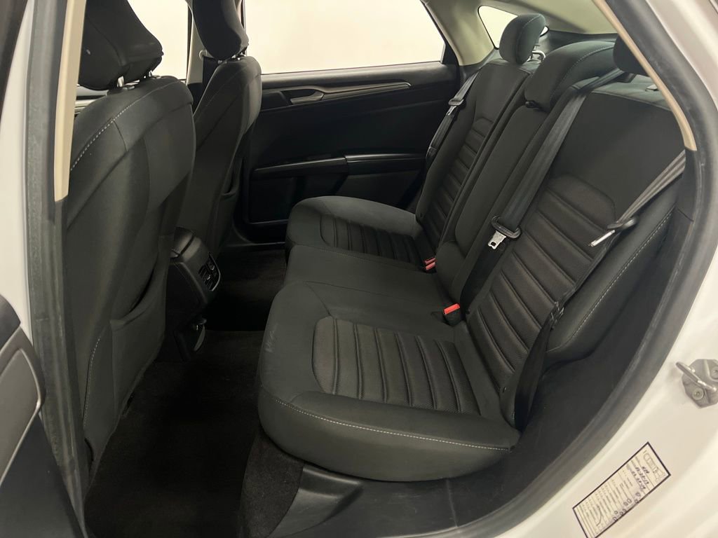 Used 2019 Ford Fusion SE image 27