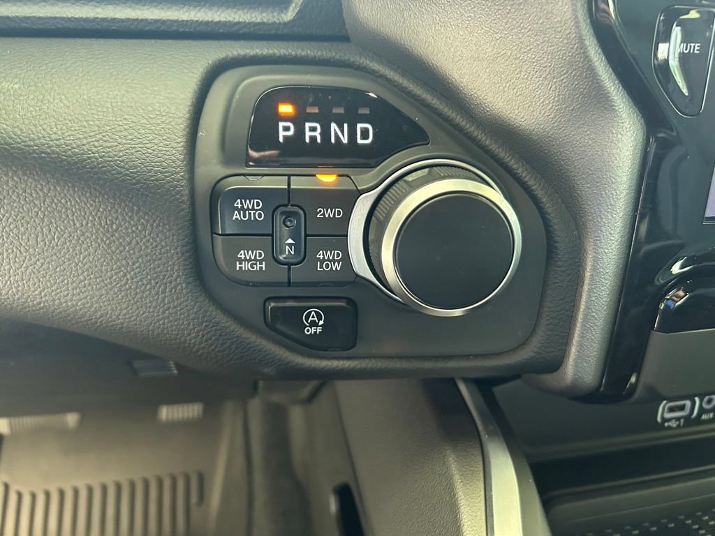 Used 2025 RAM 1500 Big Horn AWD/4WD image 9