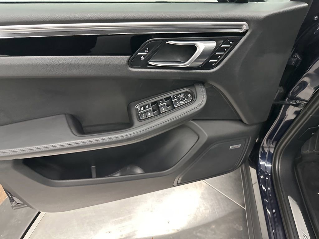 Used 2022 Porsche Macan S image 12