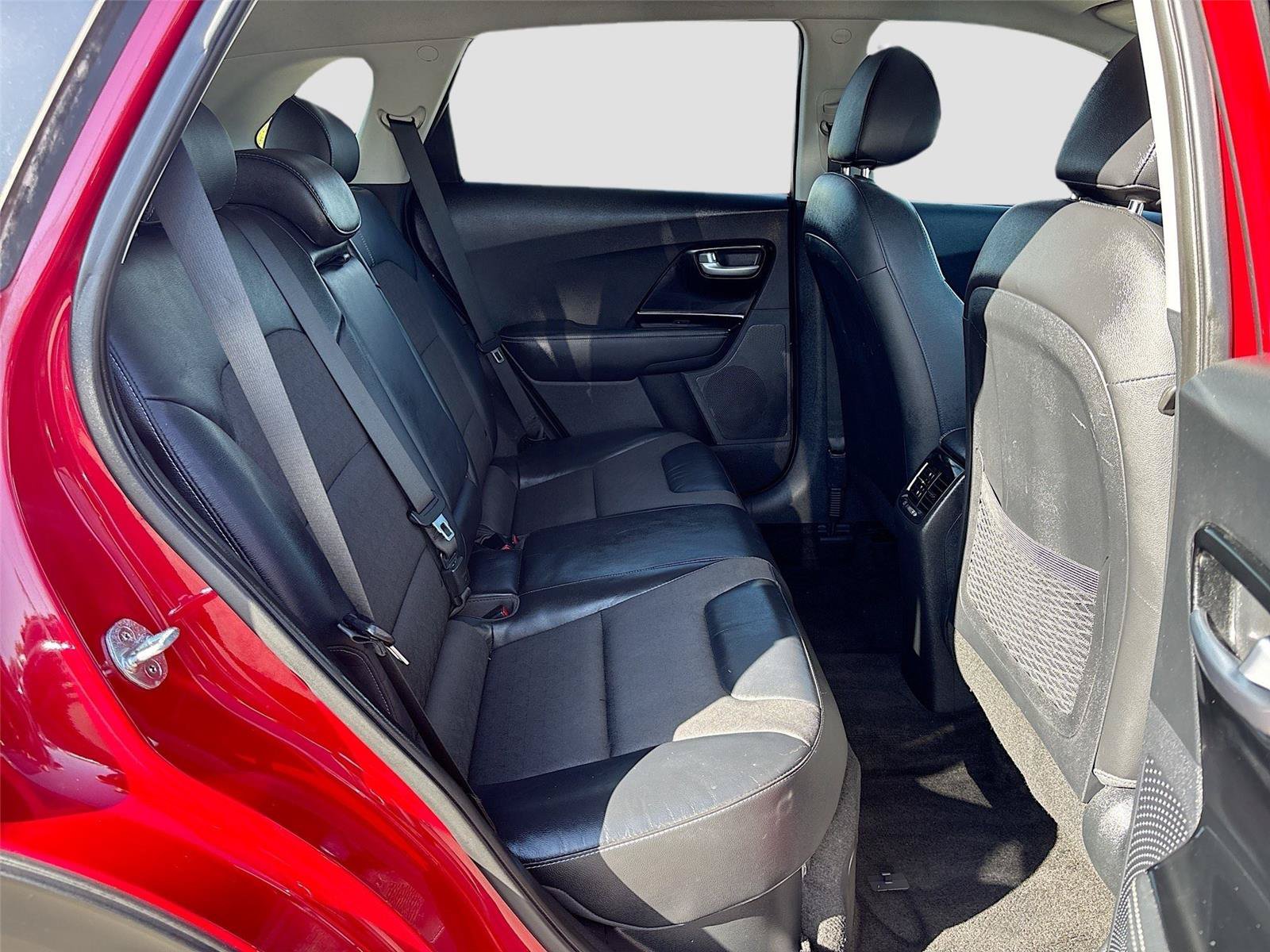 Used 2017 Kia Niro EX FWD image 26