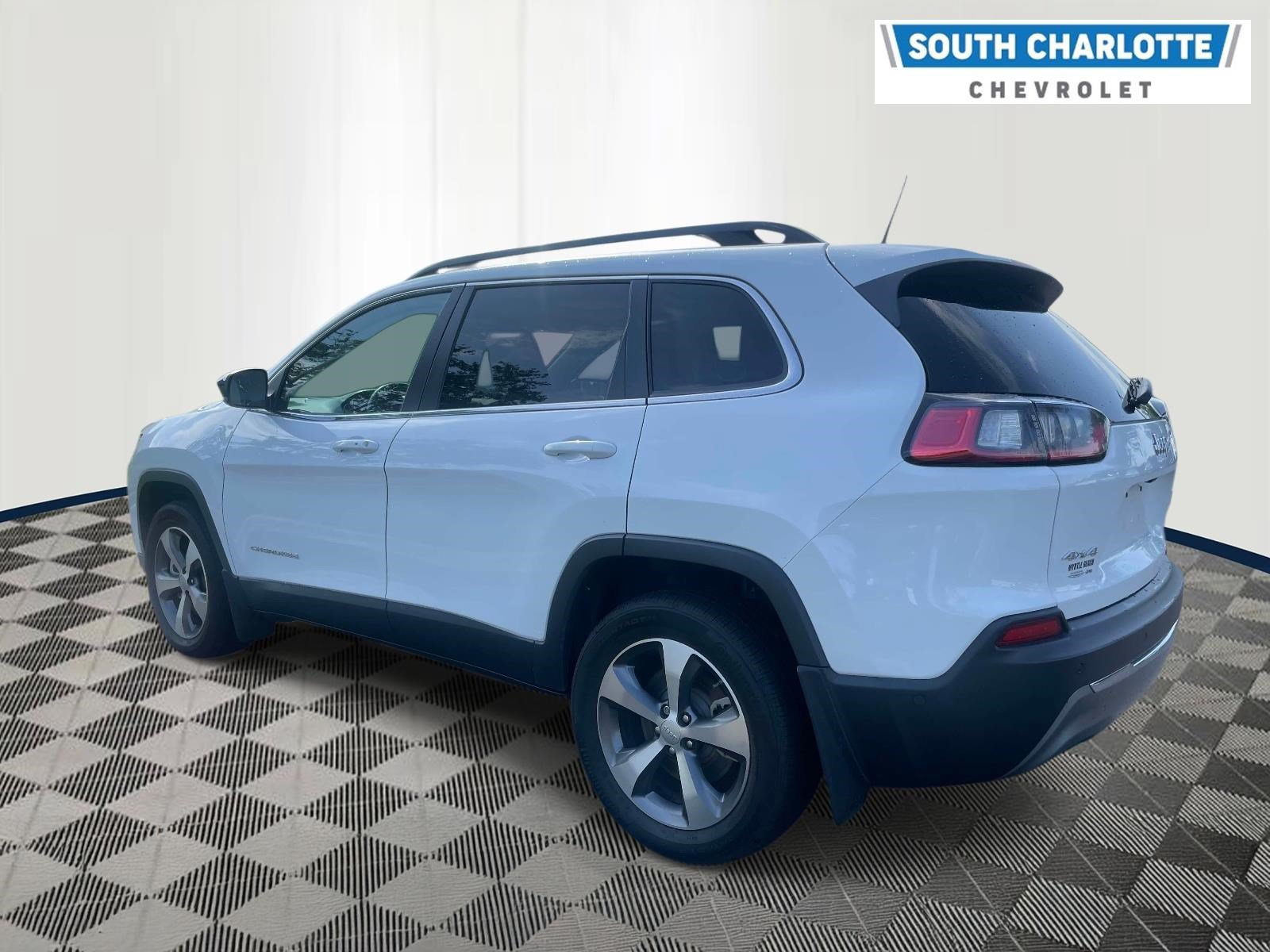 Used 2022 Jeep Cherokee Limited AWD/4WD image 6