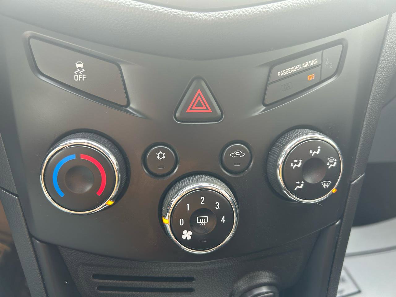 Used 2015 Chevrolet Trax LS FWD image 23