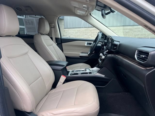 Used 2023 Ford Explorer Limited w/ Equipment Group 301A AWD/4WD image 9