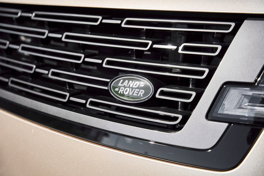 Used 2026 Land Rover Range Rover Long Wheelbase SE image 8