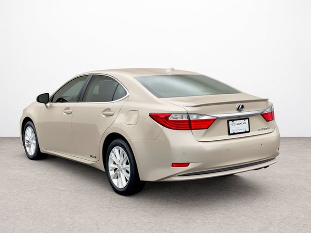 Used 2015 Lexus ES 300h w/ Navigation System Package FWD image 3