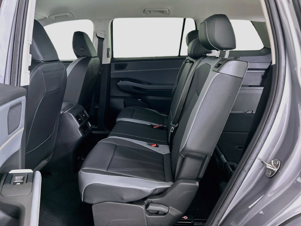 New 2027 Volkswagen Atlas SE FWD image 19