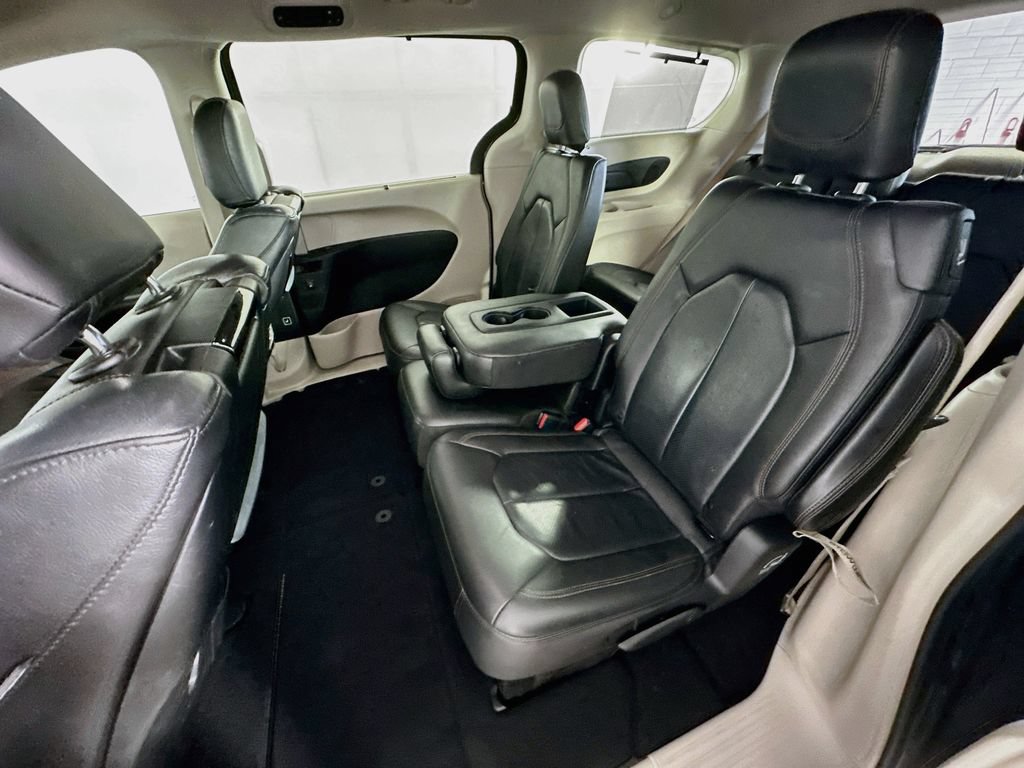 Certified 2020 Chrysler Pacifica Touring-L Plus FWD image 38