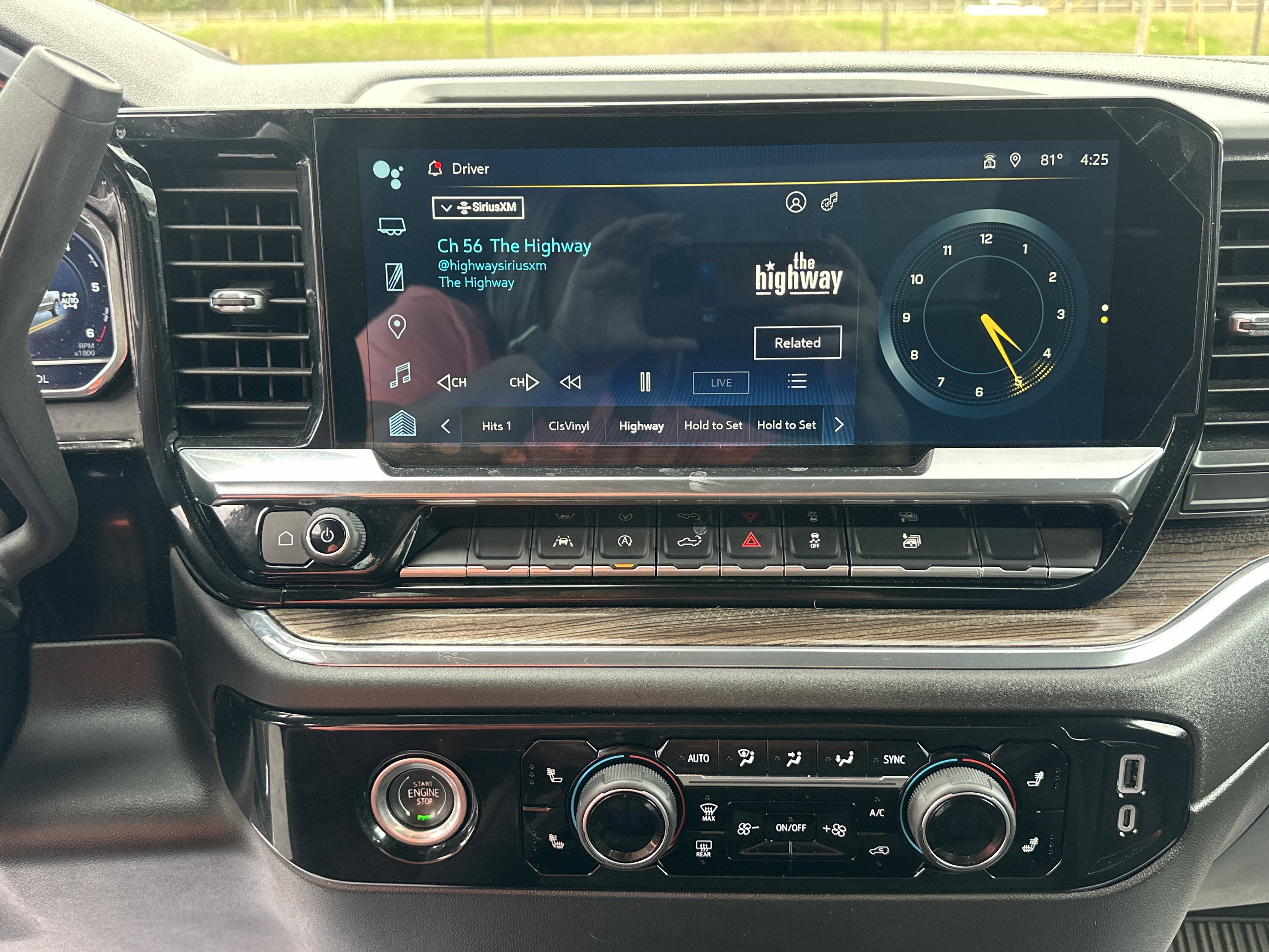 Used 2023 Chevrolet Silverado 1500 LT image 13