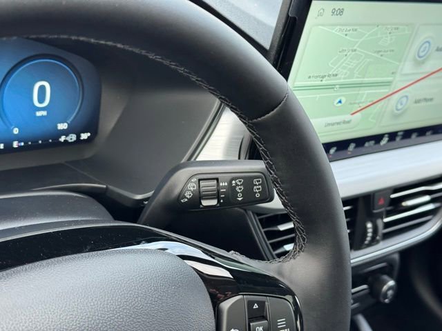 New 2026 Ford Escape SE w/ PHEV Premium Package FWD image 24