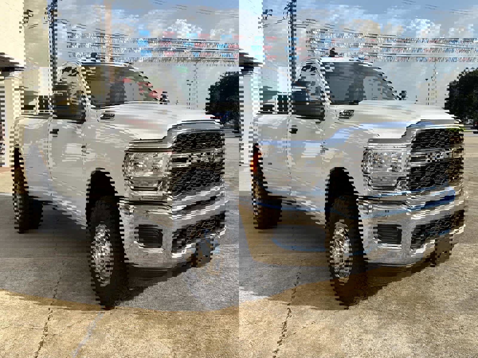 Used 2024 RAM 3500 Tradesman w/ Chrome Appearance Group image 2