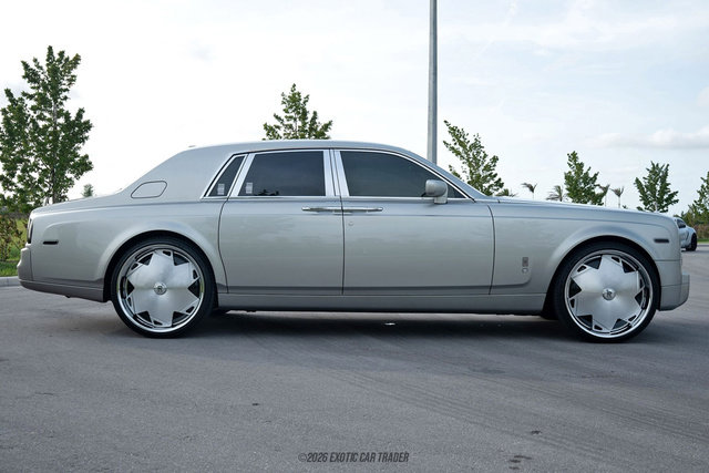 Used 2005 Rolls-Royce Phantom Sedan RWD image 9