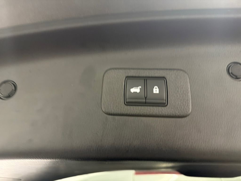 Used 2023 Nissan Armada SL w/ Midnight Edition Package image 21