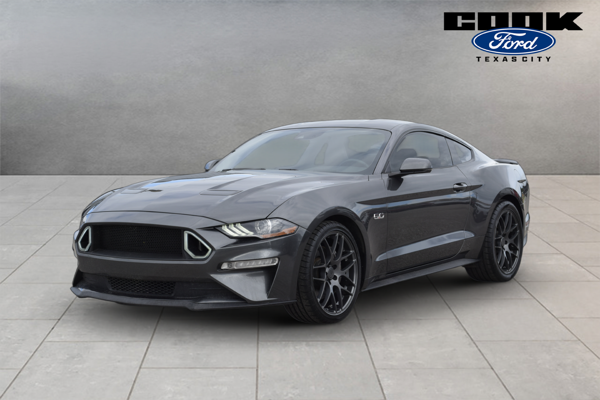 Used 2020 Ford Mustang GT Premium w/ Equipment Group 401A RWD image 1