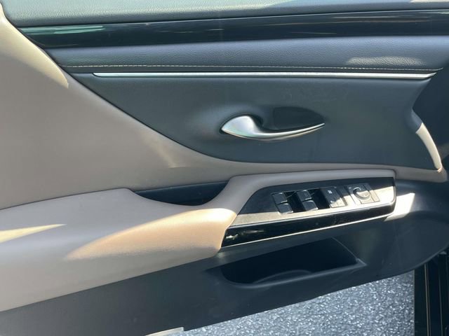 Used 2023 Lexus ES 350 w/ Accessory Package (Z2) image 14