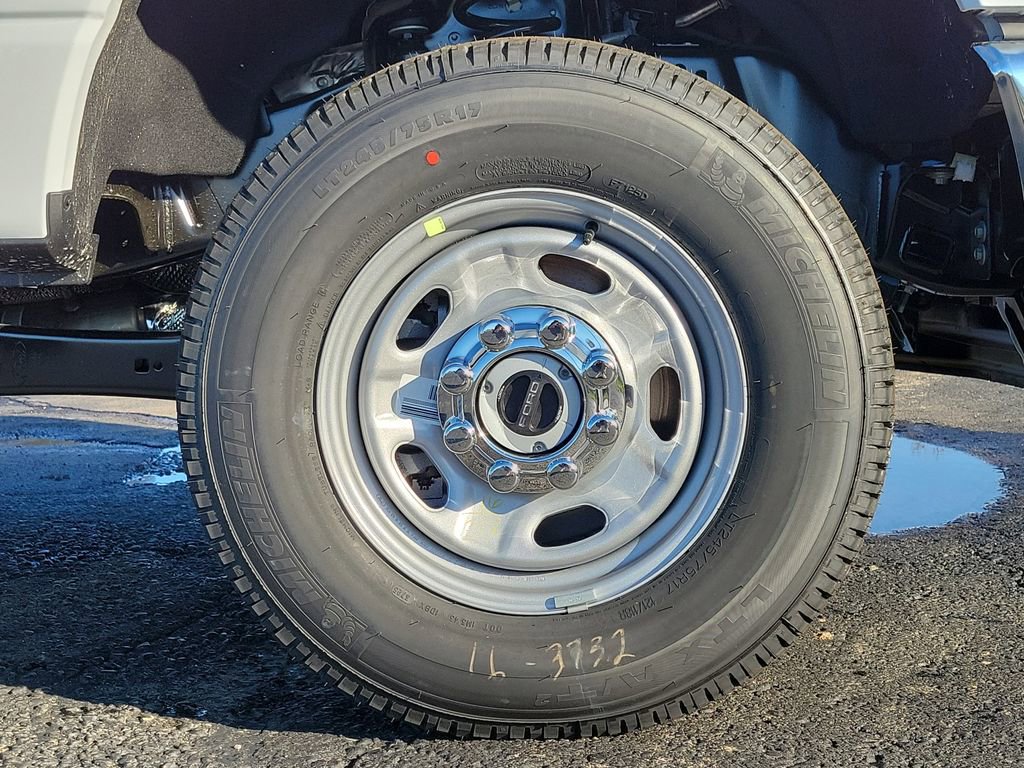 New 2026 Ford F250 XL w/ FX4 Off-Road Package image 9