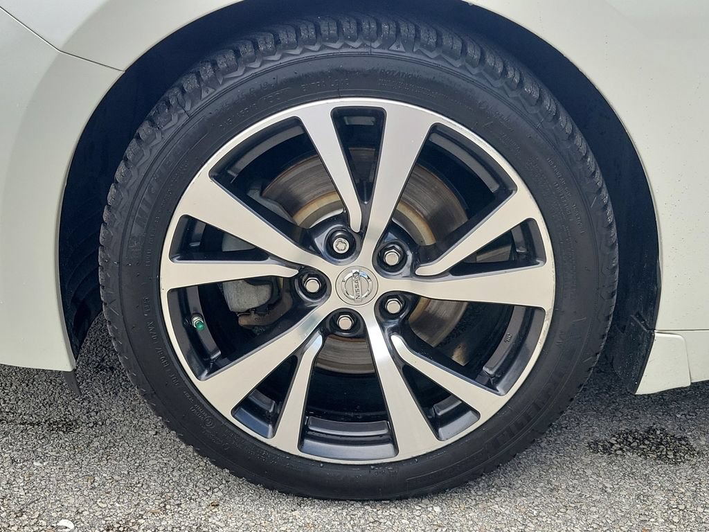 Used 2017 Nissan Maxima Platinum FWD image 12
