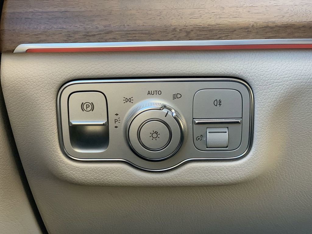 Used 2021 Mercedes-Benz GLS 450 4MATIC image 15