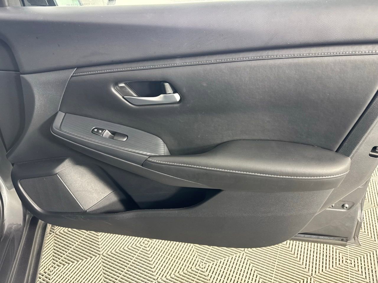 Used 2025 Nissan Sentra SV image 27