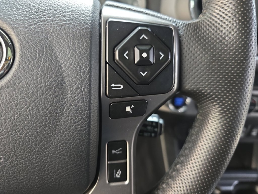 Certified 2018 Toyota Tacoma Limited AWD/4WD image 22