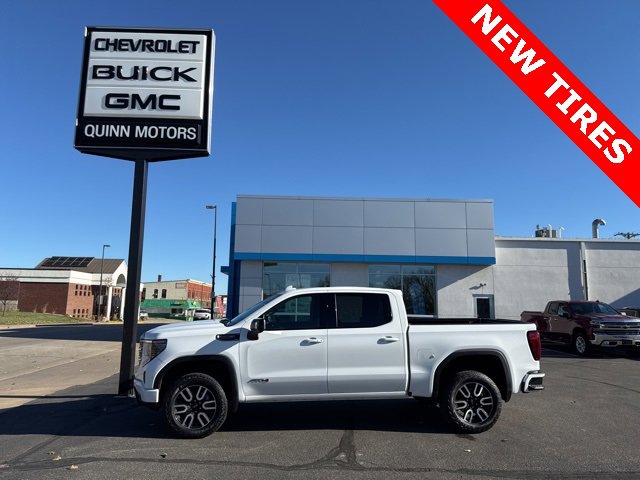 Used 2024 GMC Sierra 1500 AT4 image 2
