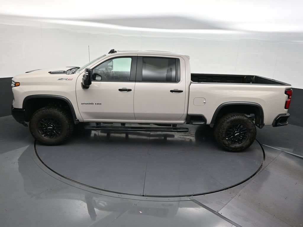 Used 2026 Chevrolet Silverado 2500 ZR2 AWD/4WD image 17