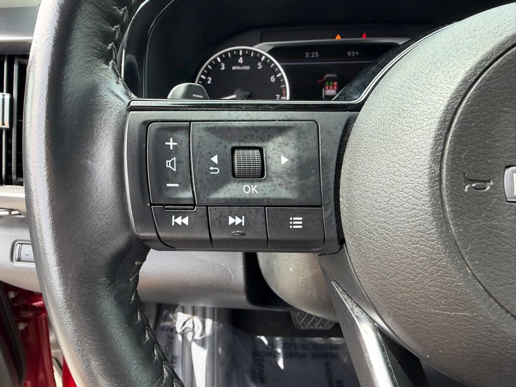 Used 2023 Nissan Pathfinder SL w/ Black Appearance Package AWD/4WD image 24