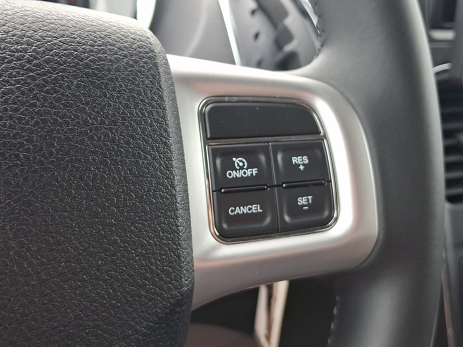 Used 2015 Dodge Grand Caravan SXT w/ Rear Park Assist Package FWD image 24