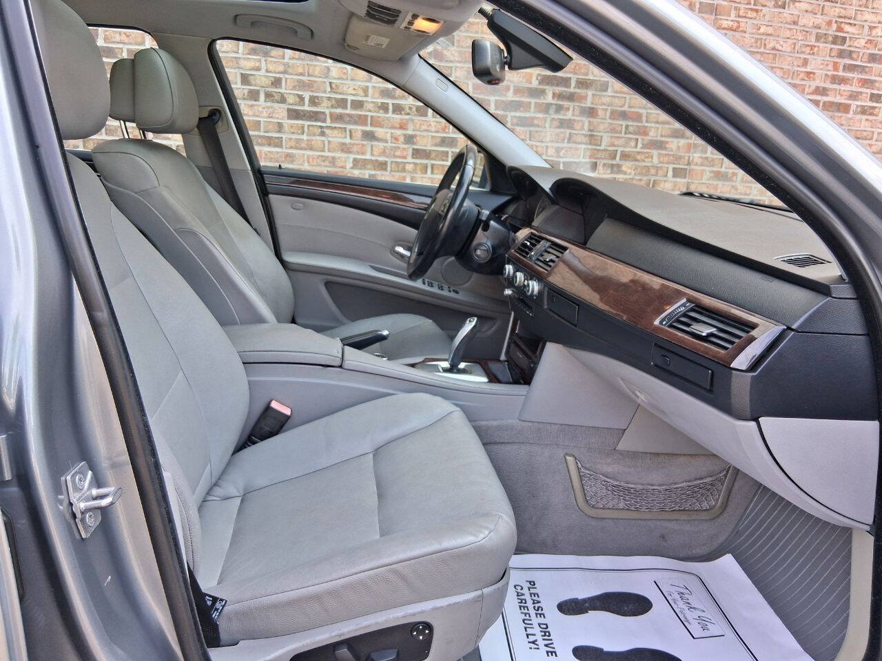 Used 2010 BMW 528i Sedan RWD image 11