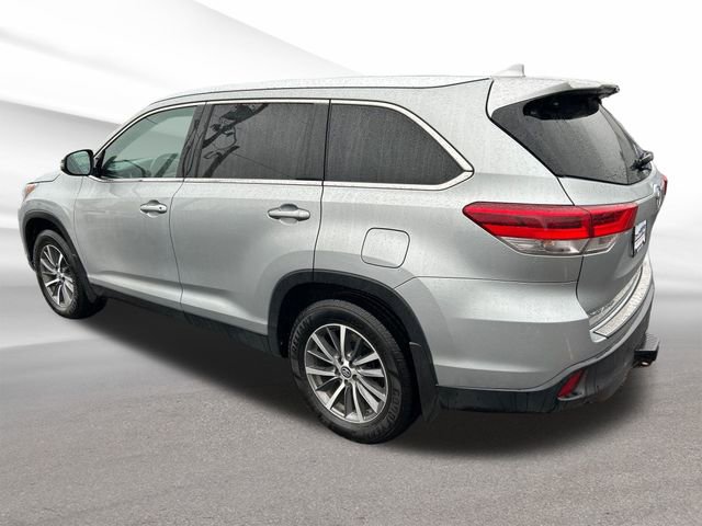Used 2019 Toyota Highlander XLE image 3