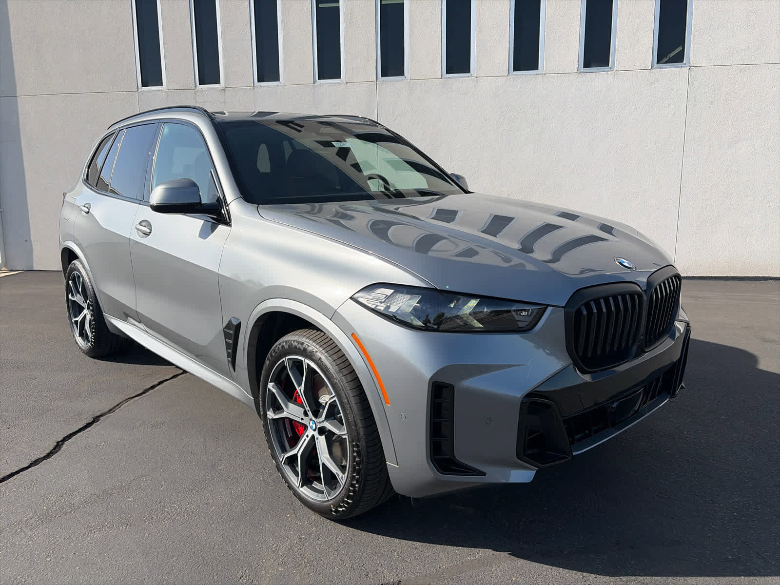 New 2026 BMW X5 xDrive40i w/ M Sport Package AWD/4WD image 3