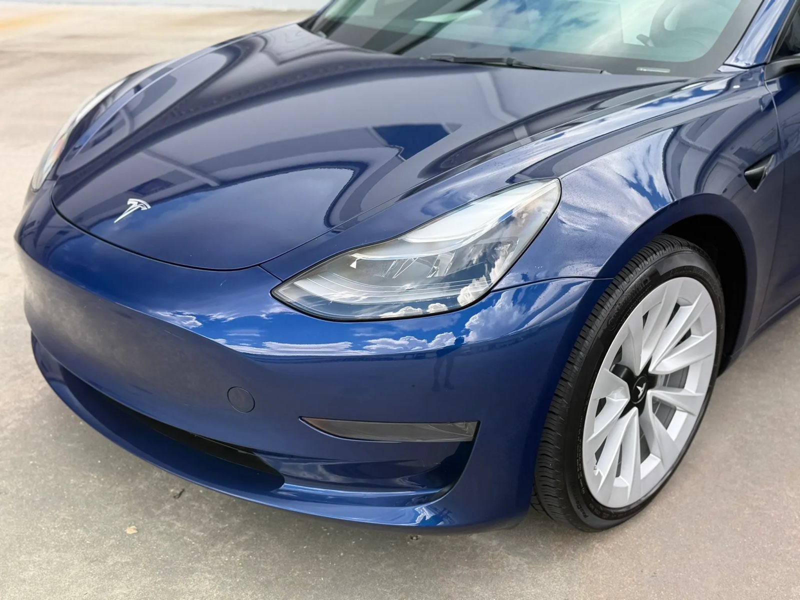 Used 2023 Tesla Model 3 Standard Range RWD image 2