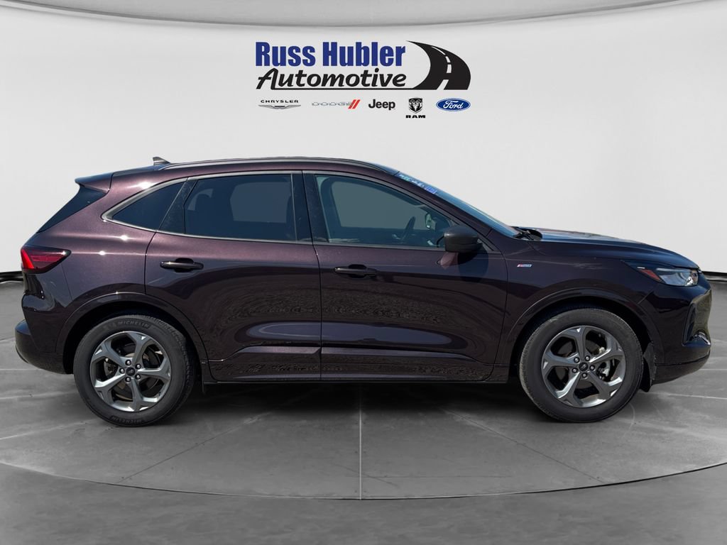 Used 2023 Ford Escape ST-Line w/ Tech Pack #1 FWD image 8