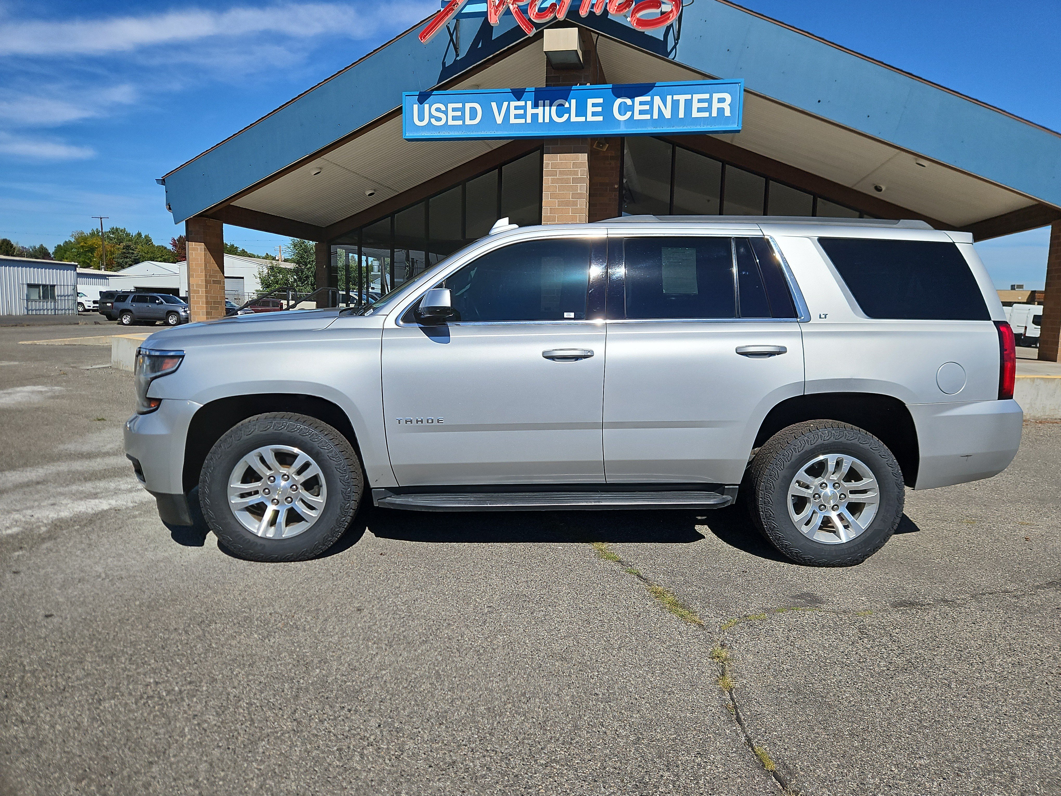 Used 2020 Chevrolet Tahoe LT AWD/4WD image 2