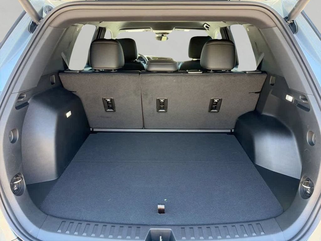 New 2026 Chevrolet Equinox LT w/ Convenience Package II FWD image 7
