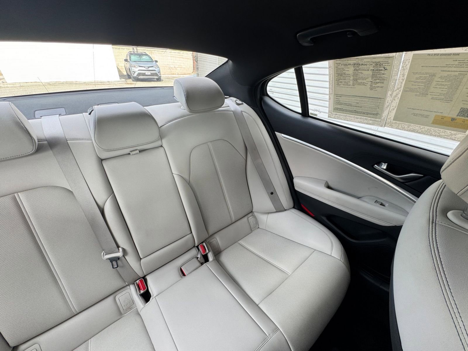 Used 2025 Genesis G70 2.5T image 37