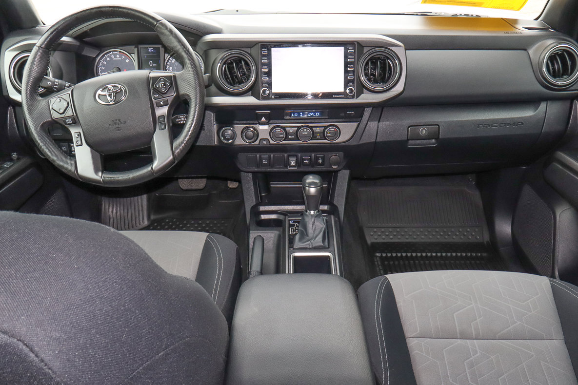 Used 2022 Toyota Tacoma TRD Off-Road image 10