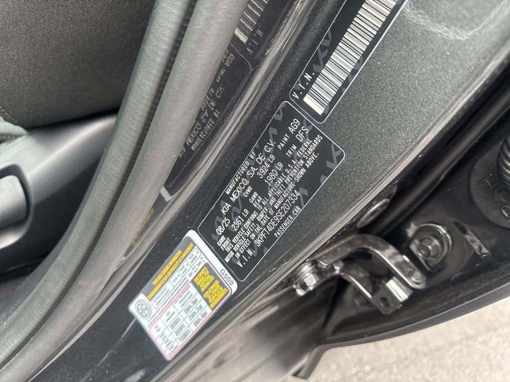 New 2025 Kia K4 LXS image 19