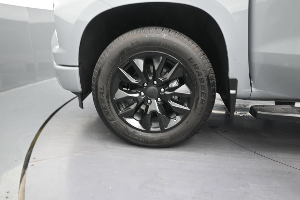 Used 2025 Chevrolet Silverado 1500 Custom RWD image 13