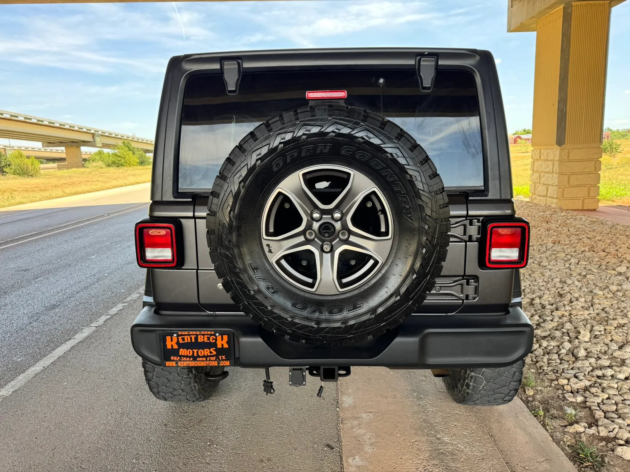 Used 2018 Jeep Wrangler Unlimited Sport S AWD/4WD image 4