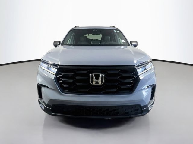Used 2025 Honda Pilot Sport image 3